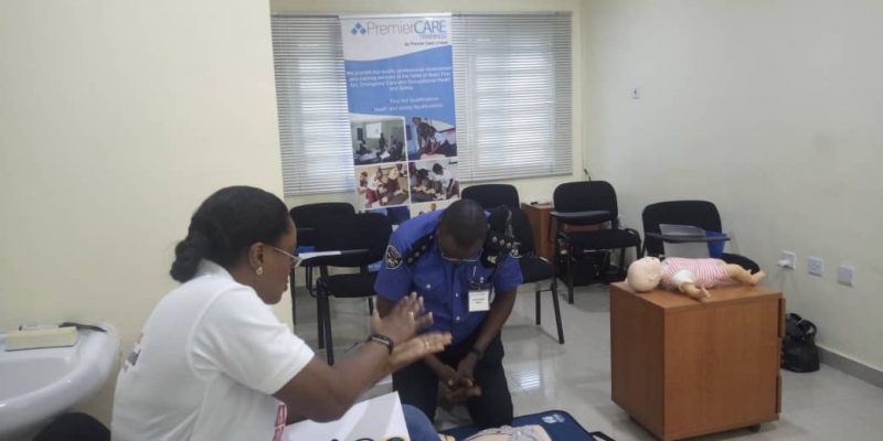 HEI FIRST RESPONDERS PRACTICAL: Instructor teaching trainee